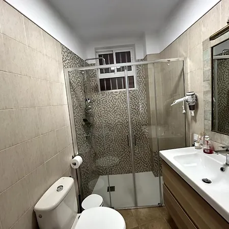 Surfers, &natural Pools, 10min North Airport Appartement
